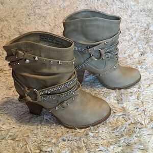 Boots with rhinestone straps. Sz. 8
